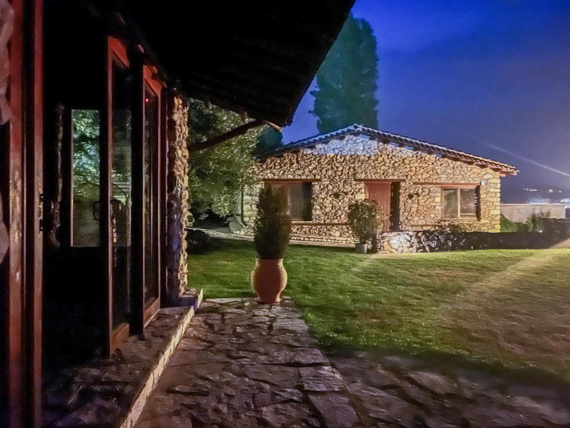 The Little Stone House By The Lake Kastoria Eksteriør billede
