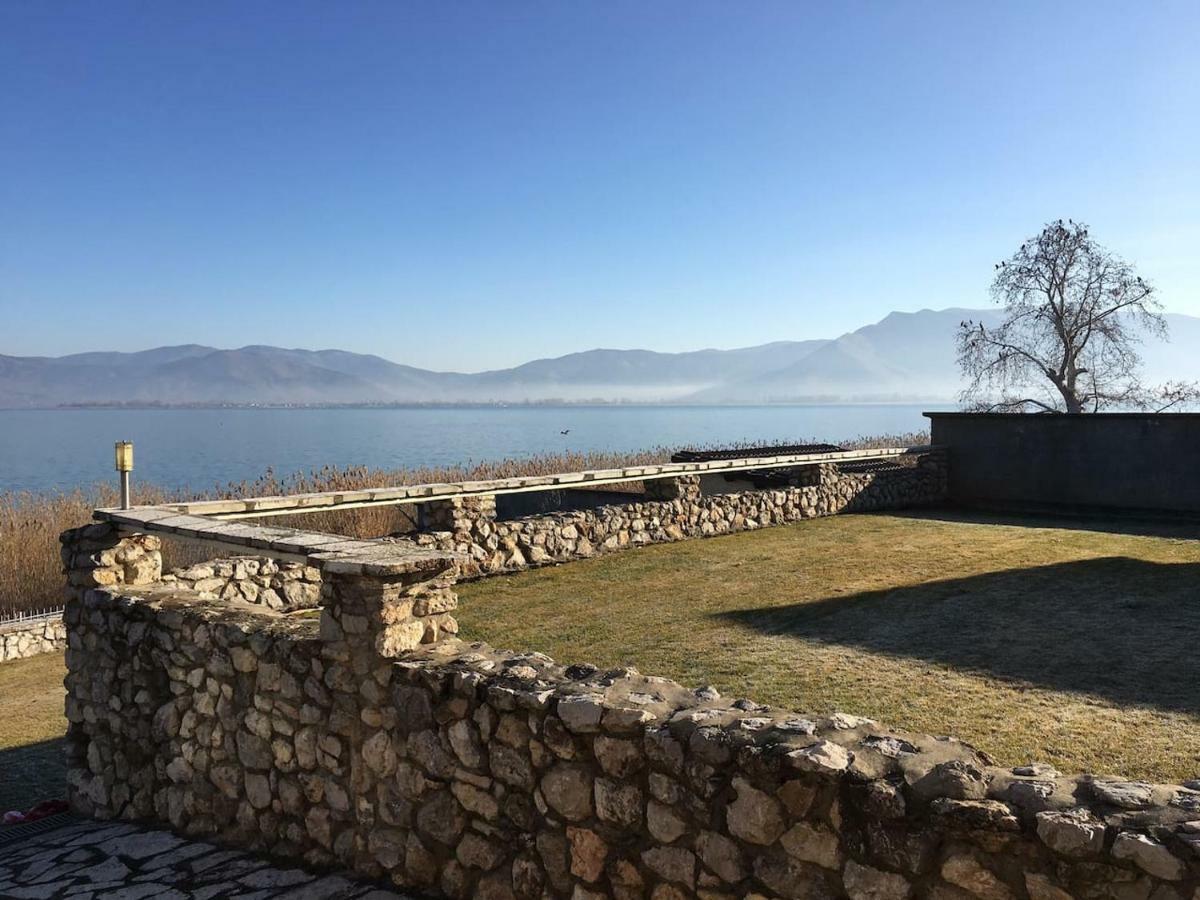 The Little Stone House By The Lake Lejlighed Kastoria Eksteriør billede